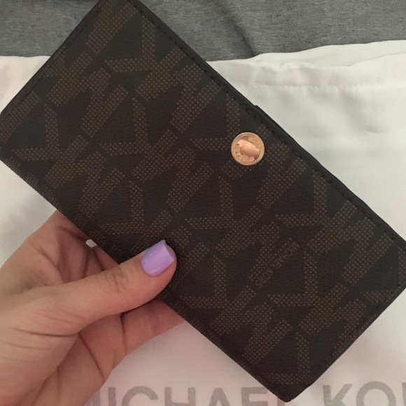 Michael Kors Handbags - Michael Kors wallet